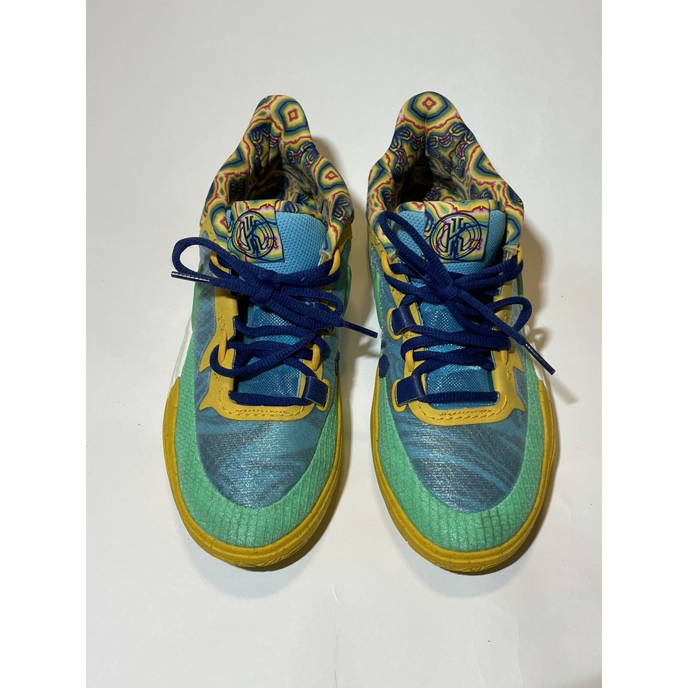 Nike Kyrie 8 Go SE Size 5.5Y Baltic Blue Multi-Color